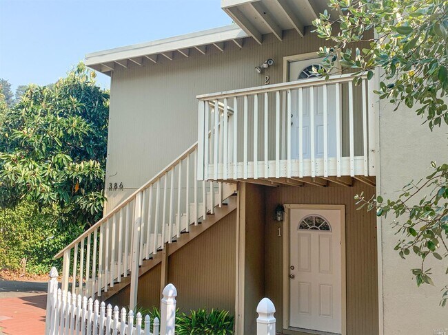 Building Photo - 386 Pine Hill Rd