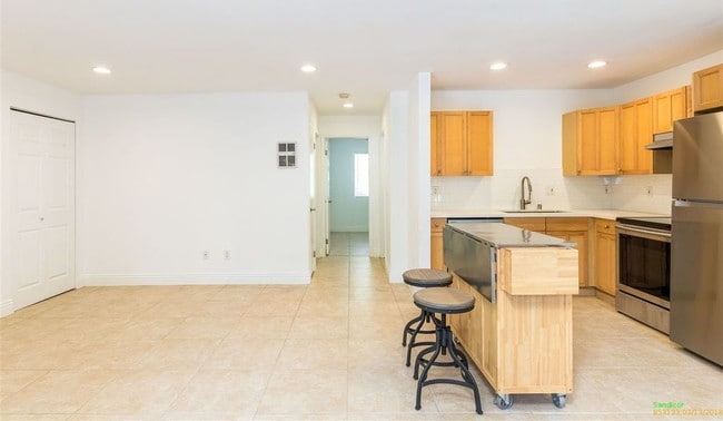 Foto del edificio - 2850 Reynard Way