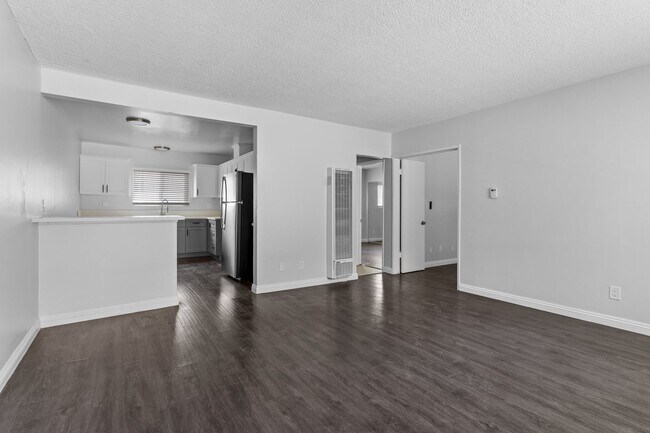 1335 Stanley Ave  