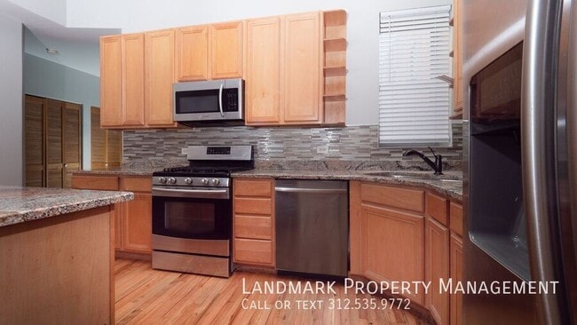 Foto del edificio - 4351 S St Lawrence Ave