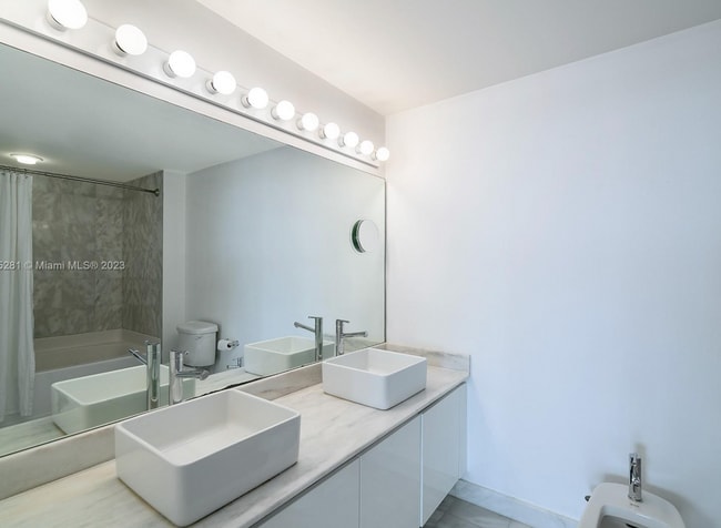 Photo - 2bed/2.5ba unit w/ breathtaking, unobstructed Bay views! House