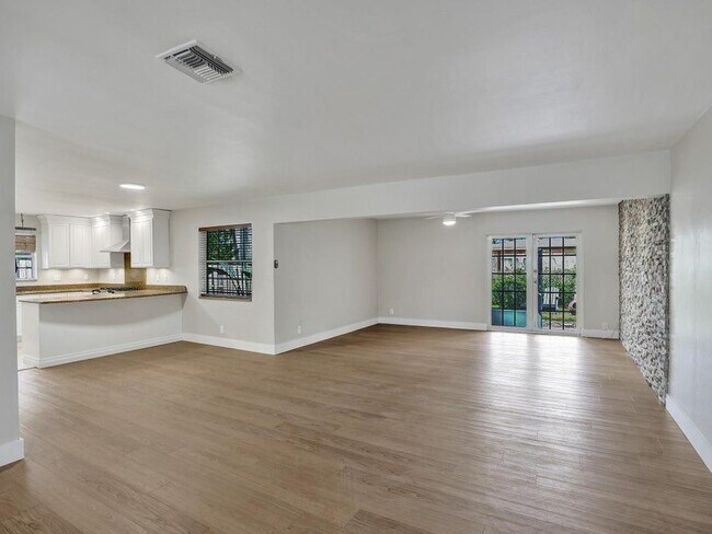 Foto del edificio - 4440 NE 17th Terrace