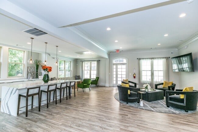 Building Photo - Mariposa Lofts
