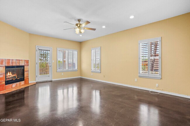 Building Photo - 6828 Imperial Ridge Dr