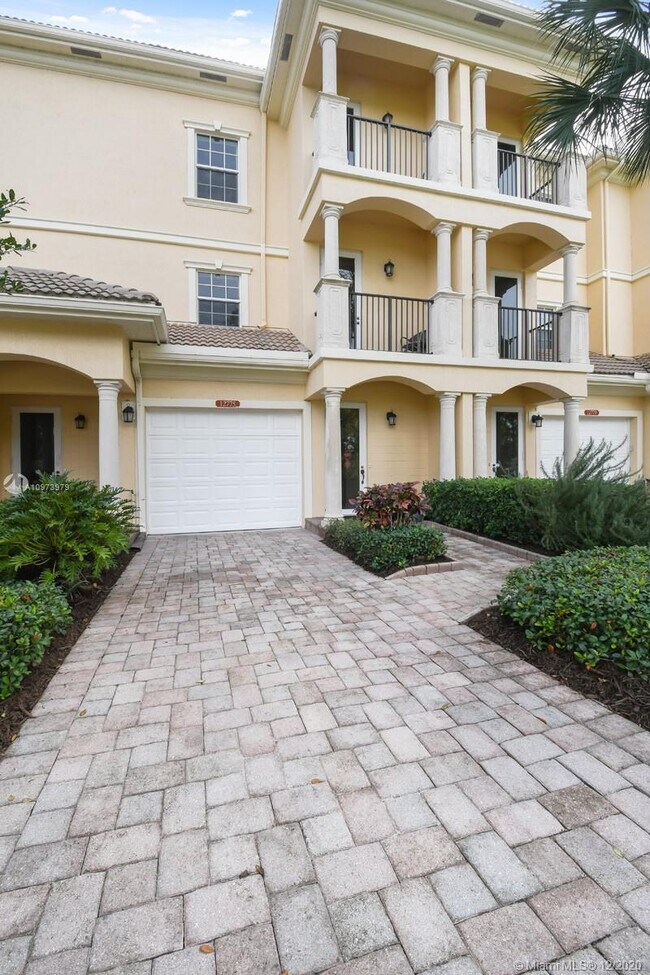 Foto del edificio - 12775 SE Old Cypress Dr
