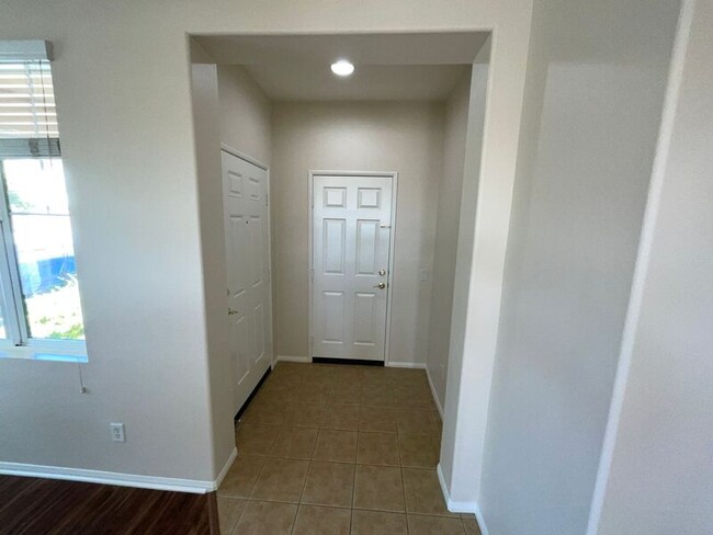 Foto del edificio - 35884 Crickhowell Ave