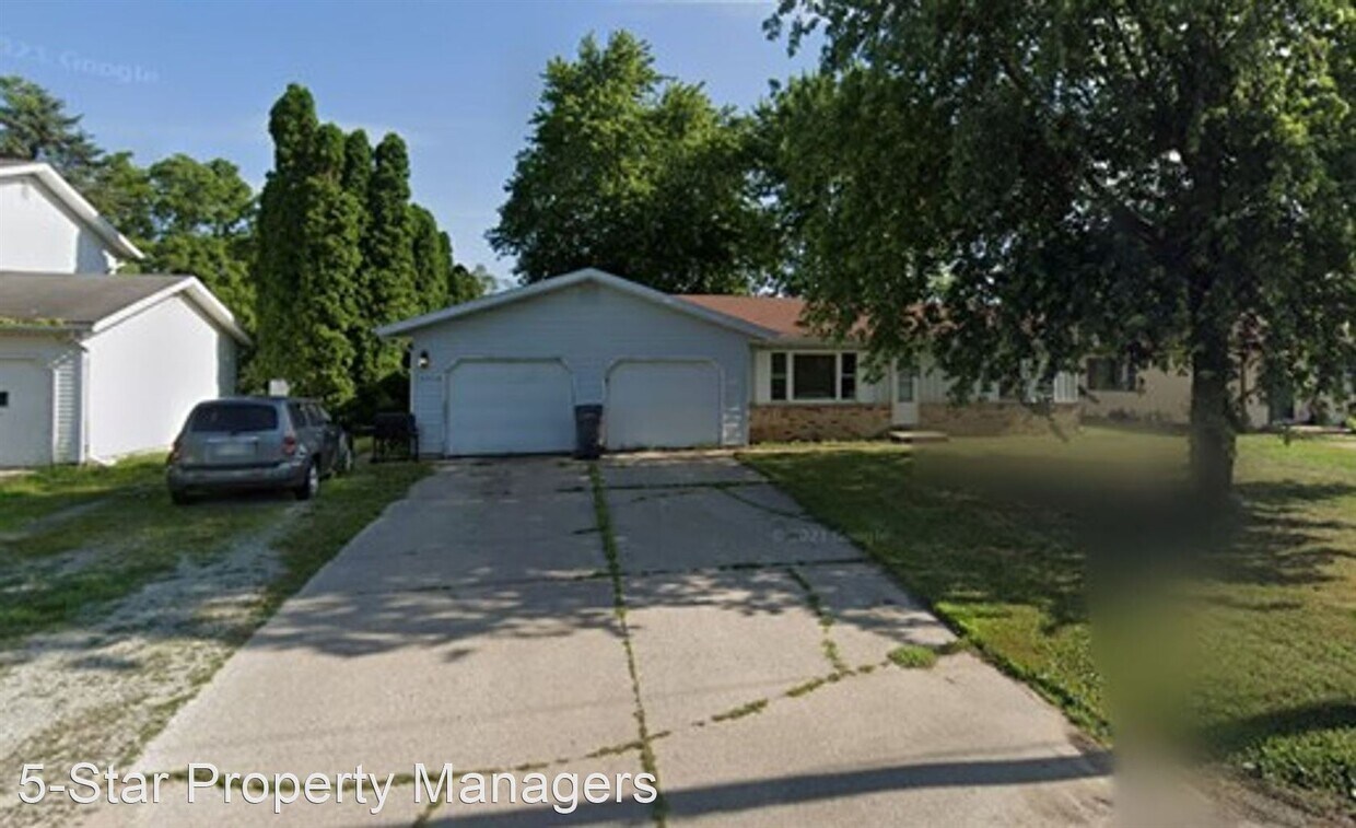 1821 Berkey Ave, Goshen, IN 46526 House Rental in Goshen, IN