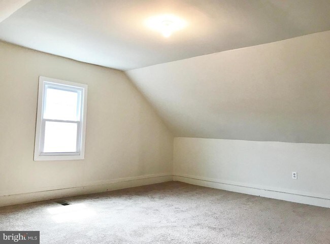 Building Photo - 48 Bispham St