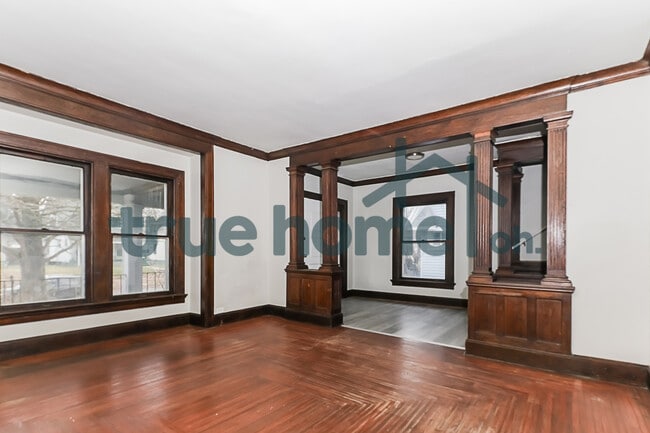 Foto del edificio - 1249 Everett Dr