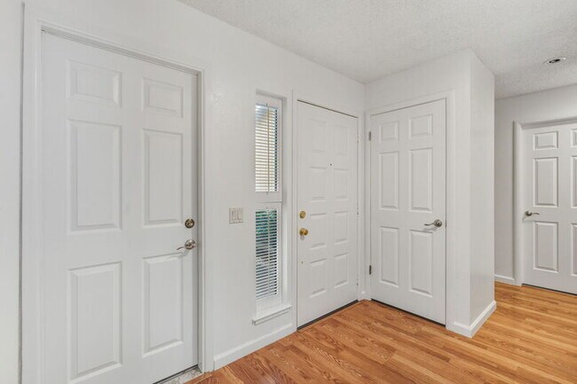 Foto del edificio - 10028 Biscanewoods Way