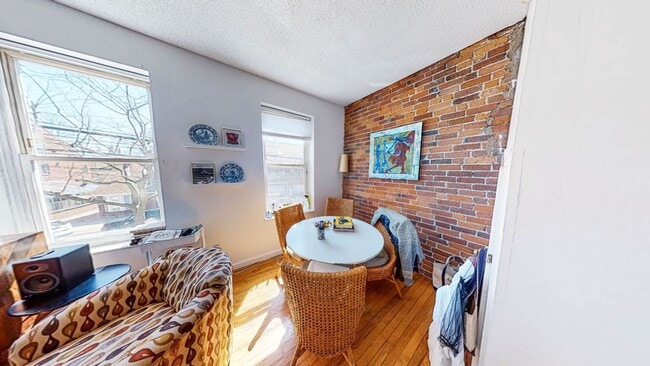 Building Photo - Stunning 1BR in Historic East Rock Building | Exposed Brick | Near Yale SOM
