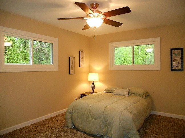 Foto del edificio - 4464 N 105th St