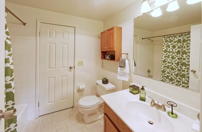 Building Photo - Spanish Gardens