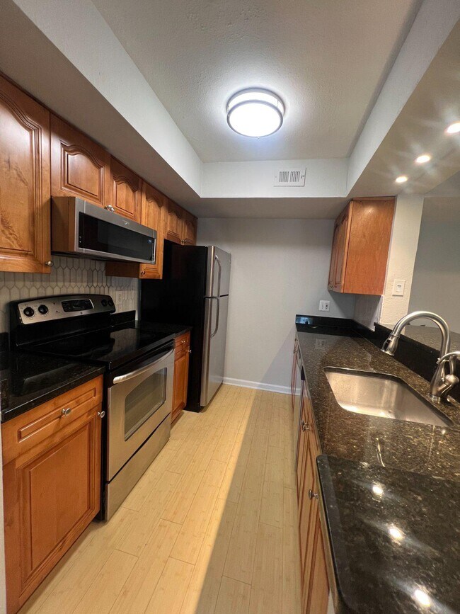 Building Photo - 3313 Wyndham Cir
