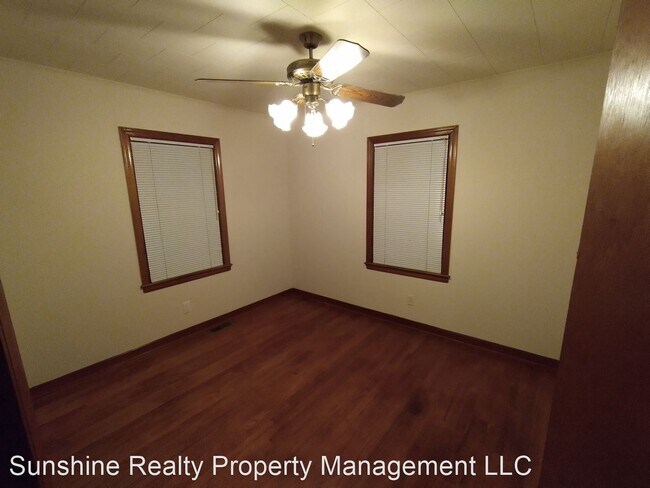 Foto del edificio - 2 br, 1 bath House - 221 S. School St