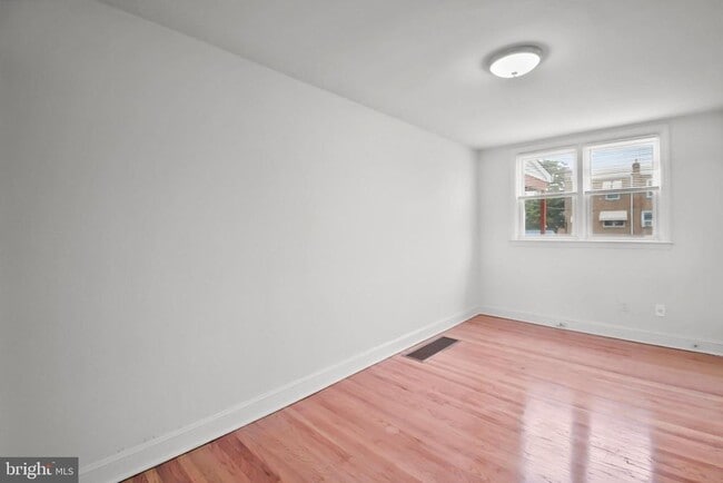 Foto del edificio - 1051 Oakwood Dr