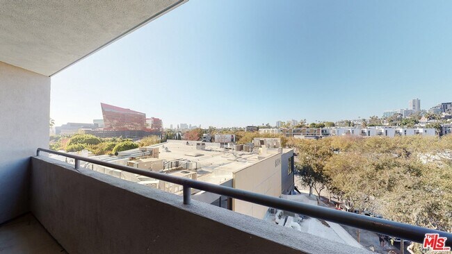 Building Photo - 8704 Santa Monica Blvd