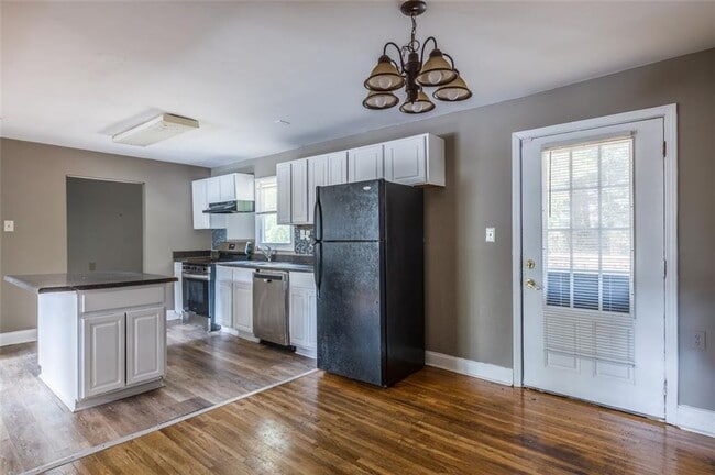 Foto del edificio - 2833 Cardo Dr NW