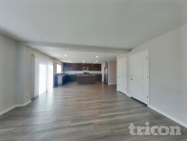 Foto del edificio - 8948 Elk Ravine Dr