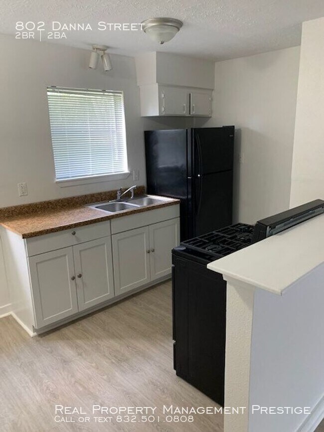 Foto del edificio - 802 Danna St