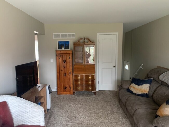 Building Photo - 605 Chardonnay Ln