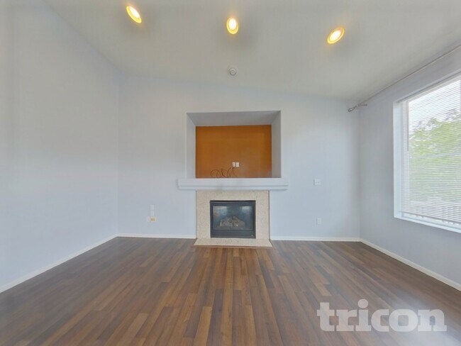 Foto del edificio - 8252 Cypress Wood Dr