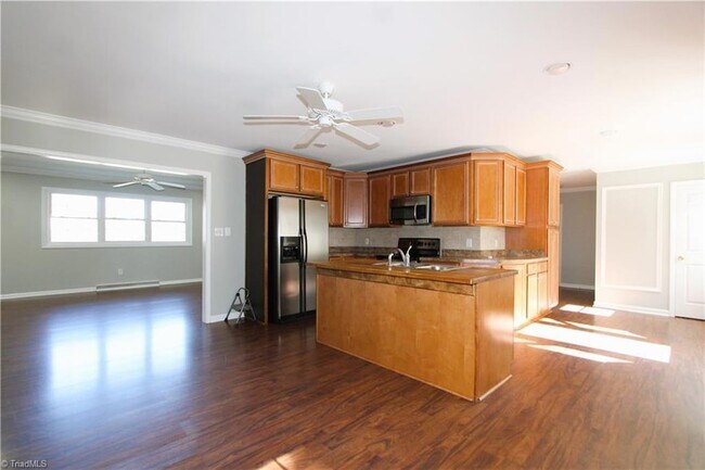 Foto del edificio - 711 Whittier Ave