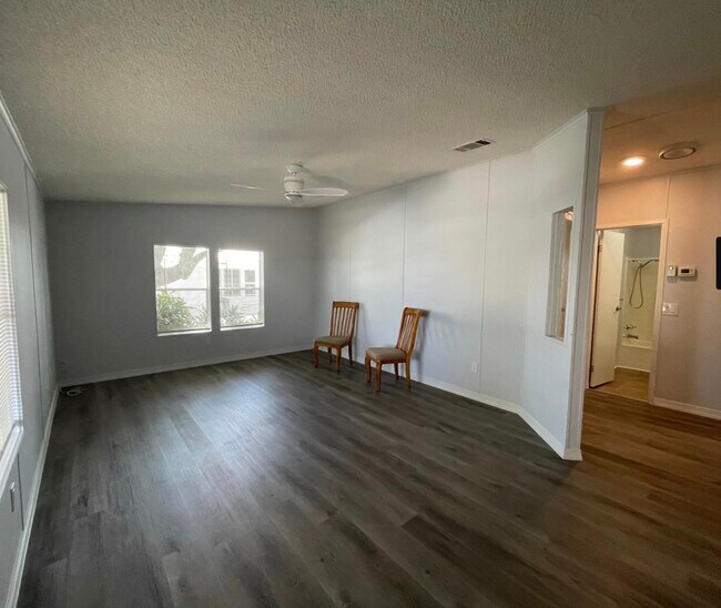 Foto del edificio - 8179 Sandwedge Terrace