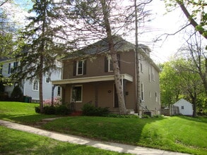 Building Photo - 225 7th Ave SW