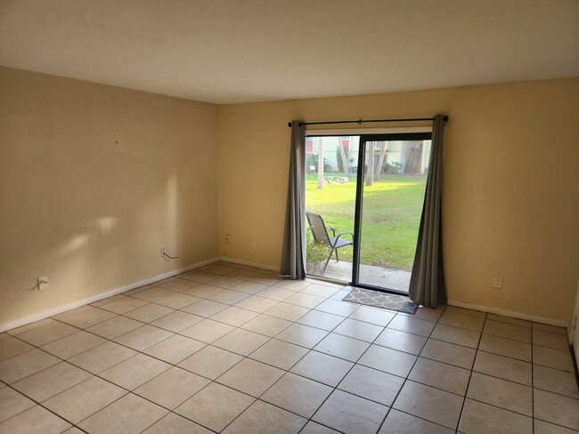 Building Photo - 2130 Forest Knoll Dr NE