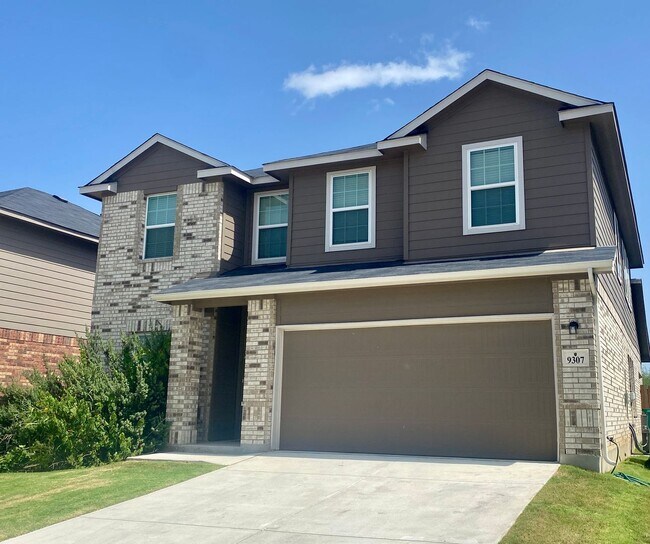 Photo - BLACK FRIDAY SPECIAL - NO RENT PAYMENT UNTIL JANUARY House