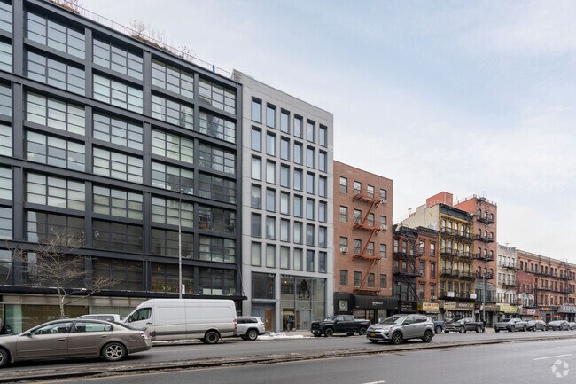 Building Photo - 260 Bowery