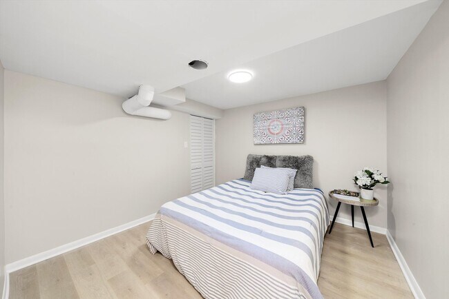 Foto del edificio - 4735 N Kilbourn Ave