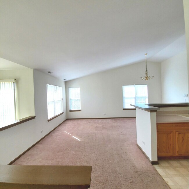 Building Photo - 2957 Falling Waters Dr