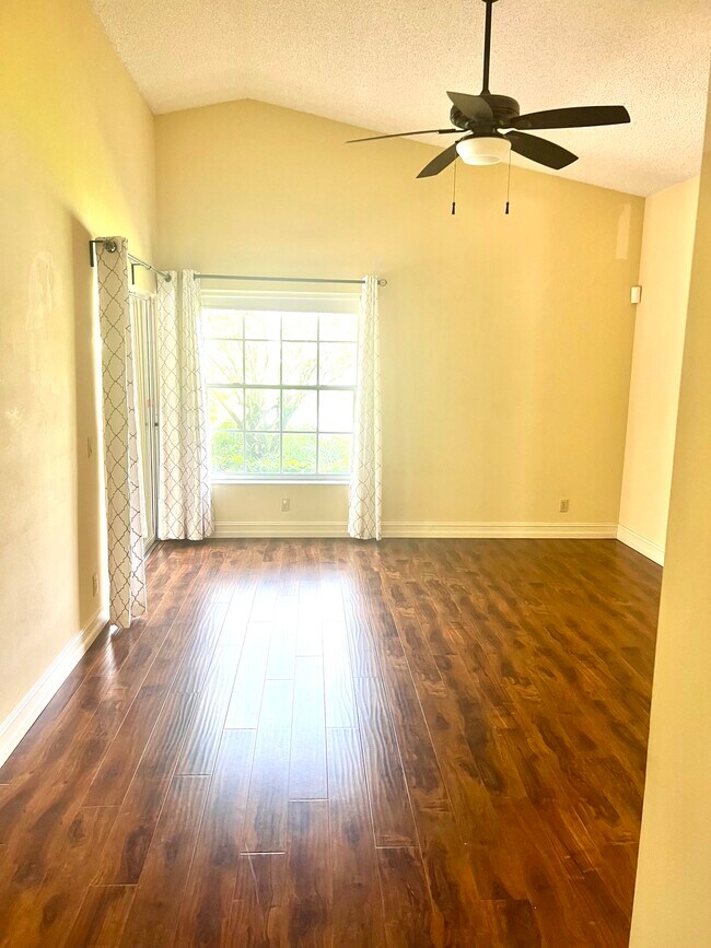 Building Photo - 8889 Odell Dr