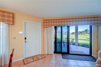 Building Photo - 331 Golfview Cir