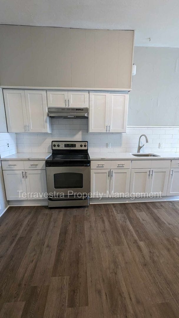 Building Photo - 506 N High St