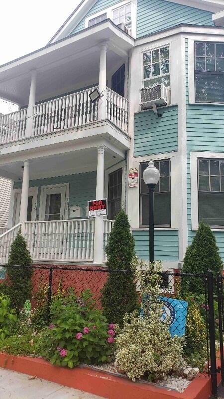 Foto del edificio - 753 Winchester Ave