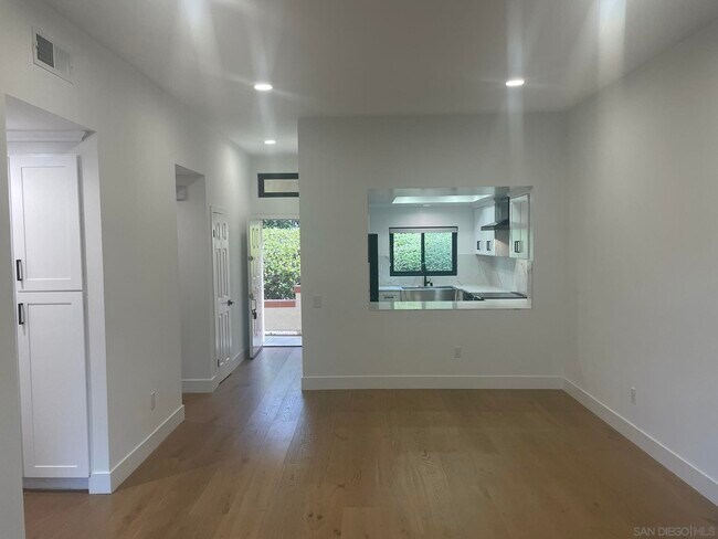 Foto del edificio - 2832 Winthrop Ave