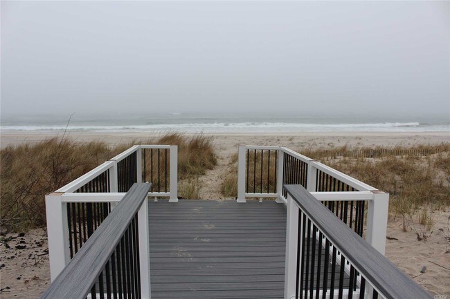 Building Photo - 917 Dune Rd