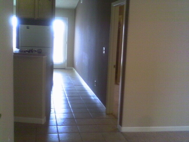 Building Photo - 3 BR 2 B 2CG 1286SF Artistic home Cabezon Area