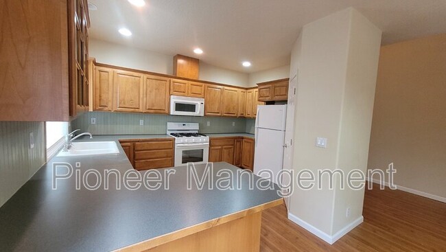 Building Photo - 3540 Sterling Woods Dr