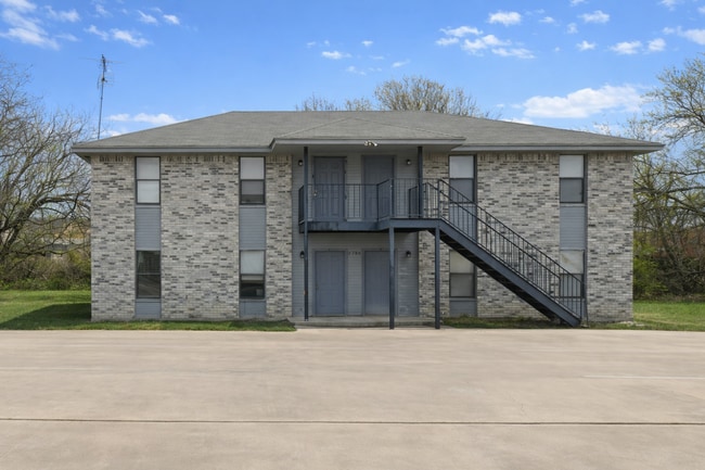 Building Photo - 1708 Benttree Dr