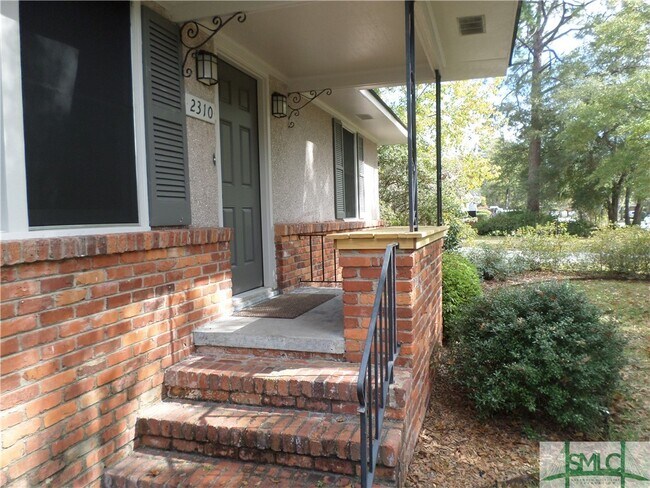 Foto del edificio - 2310 Camelia Ct