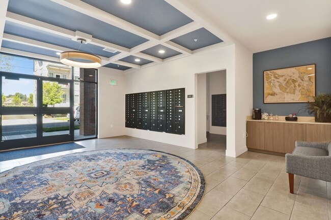 Foto del edificio - Luxurious Studios with Rooftop Deck and Secured Entry!