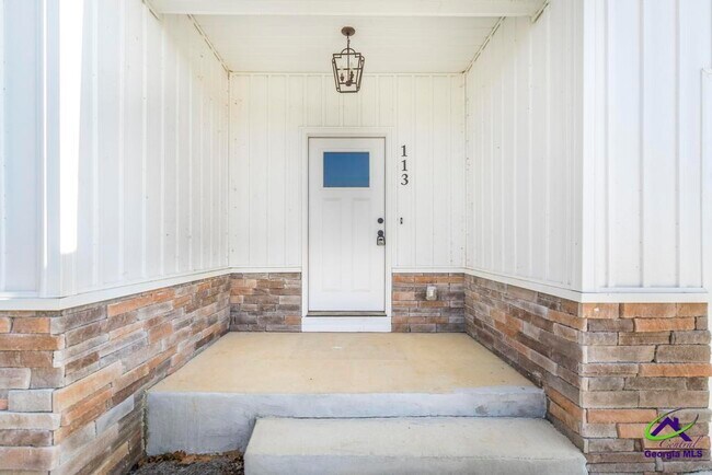 Foto del edificio - 113 Garrett Ln