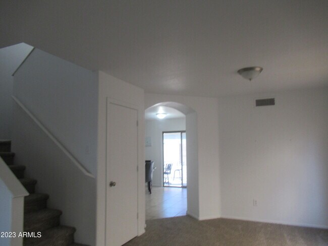 Foto del edificio - 16240 W Moreland St