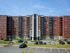 Building Photo - Rockwood Estates 420