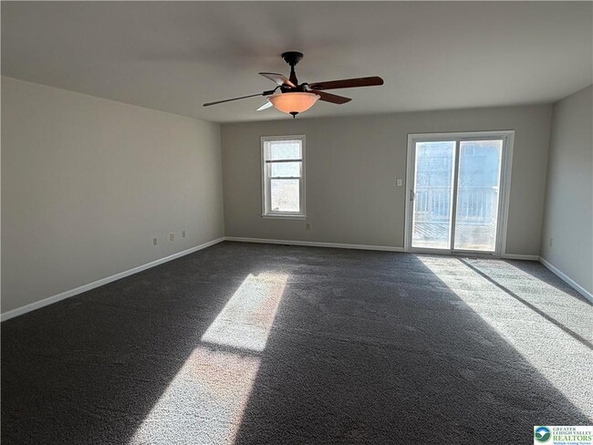 Foto del edificio - 350 Moty Dr