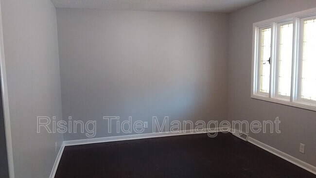 Foto del edificio - 948 Longview Cir